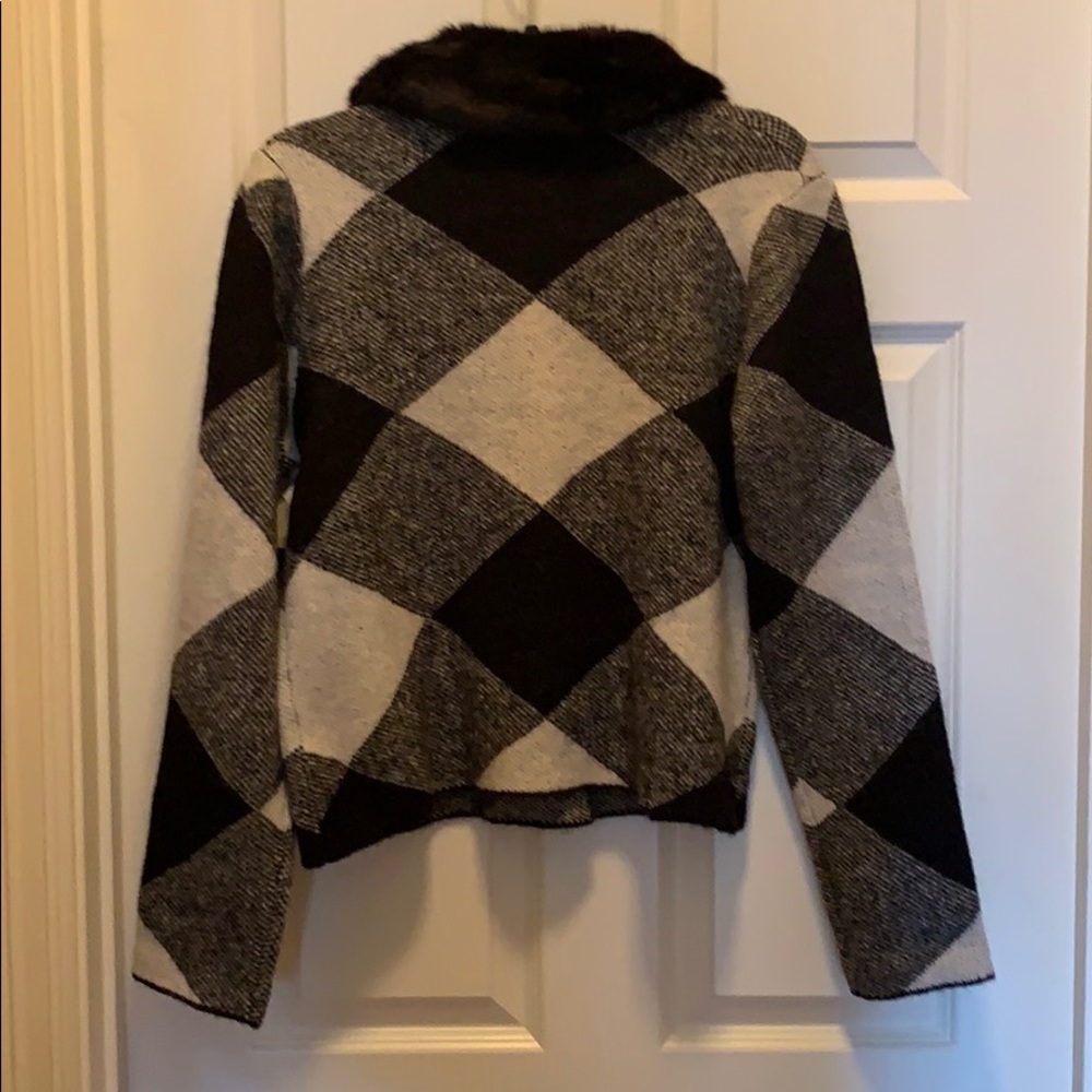 EUC Cynthia Rowley Ladies Faux Fur Collar Sweater - Picture 7 of 8